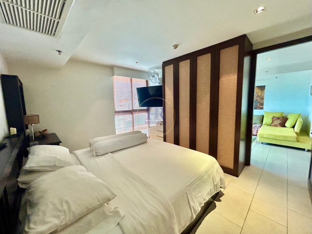 Квартира с 1-й спальней 68м2 в Northshore Condominium