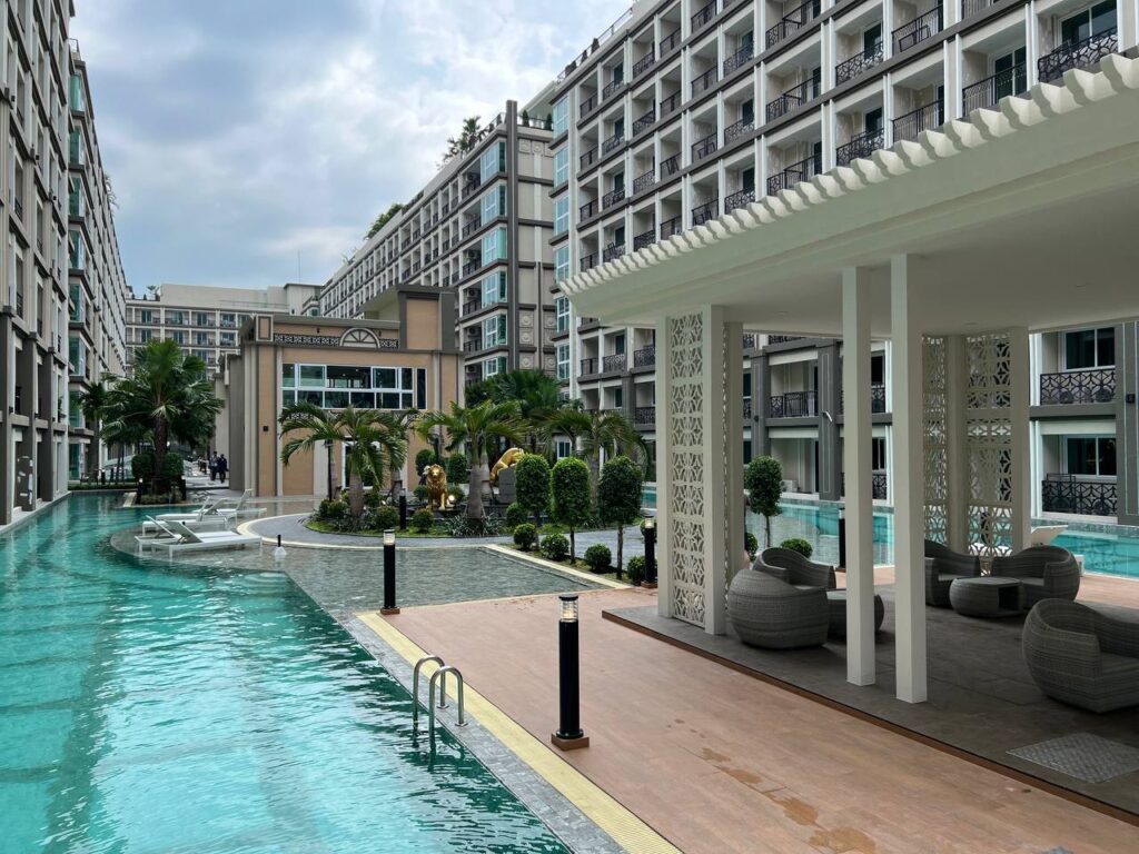 Dusit Grand Park 2