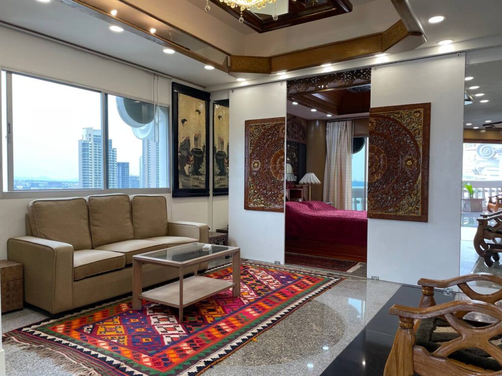 Квартира с 1-й спальней 83м2 в Park Beach Condo