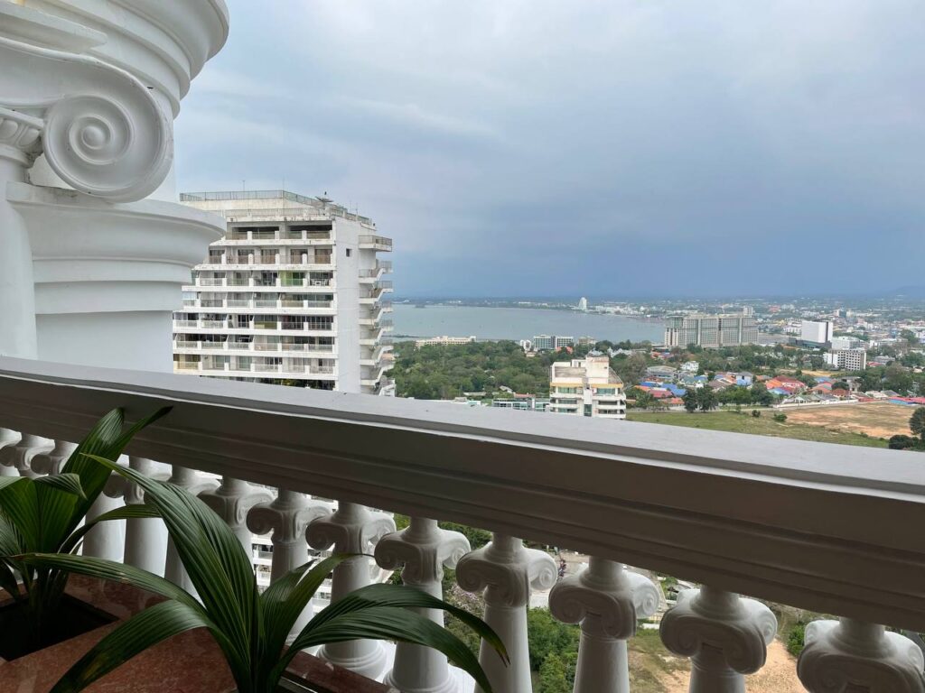 Квартира с 1-й спальней 83м2 в Park Beach Condo