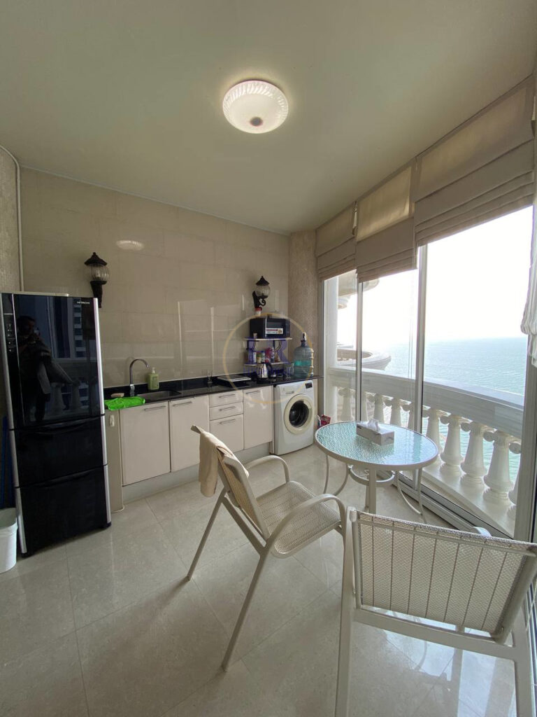 One bedroom apartment 93m2 in Sky Beach Condo