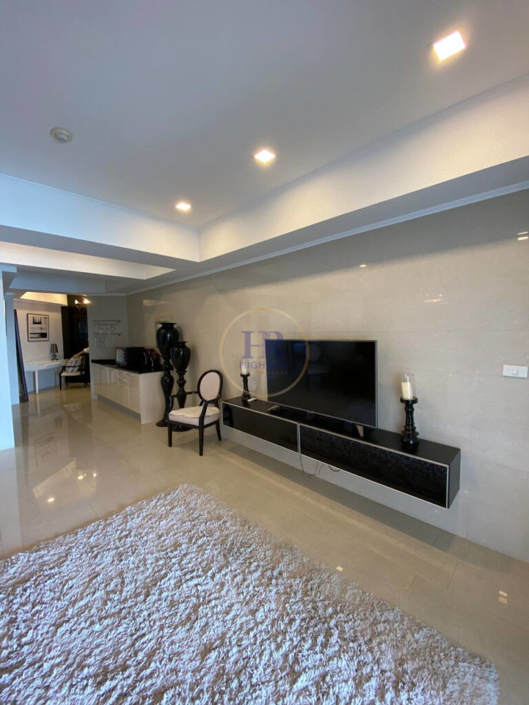 One bedroom apartment 93m2 in Sky Beach Condo