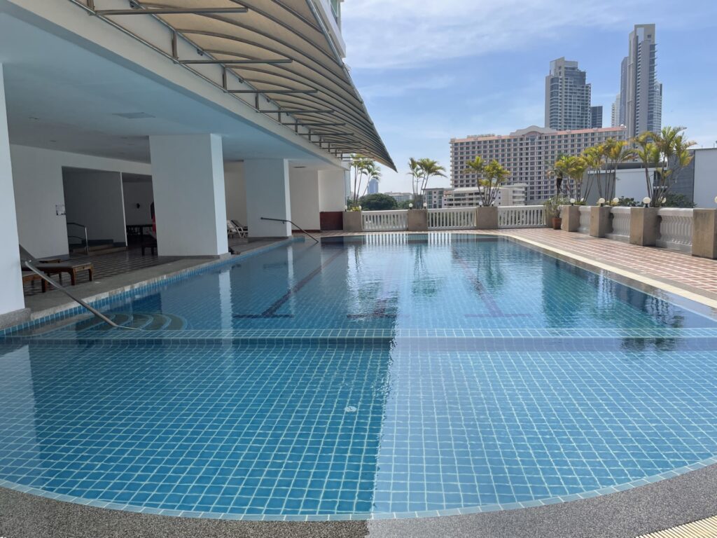 Апартаменты с 1 спальней 96м2 в Wongamat Garden Beach condo