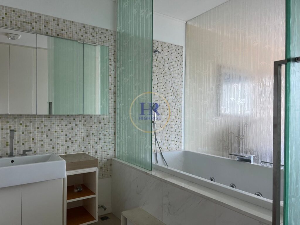 Квартира с 3-мя спальнями 130м2 в Northpoint Condo