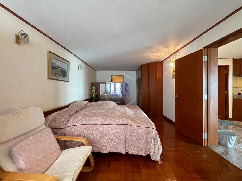 Two bedroom apartment 105m2 in Siam Penthouse Condominium