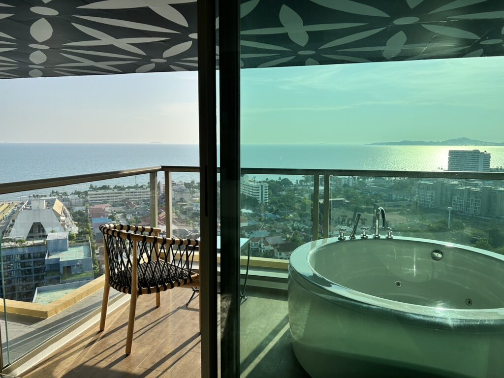 Апартаменты с 1 спальней 45м2 в The Riviera Ocean Drive