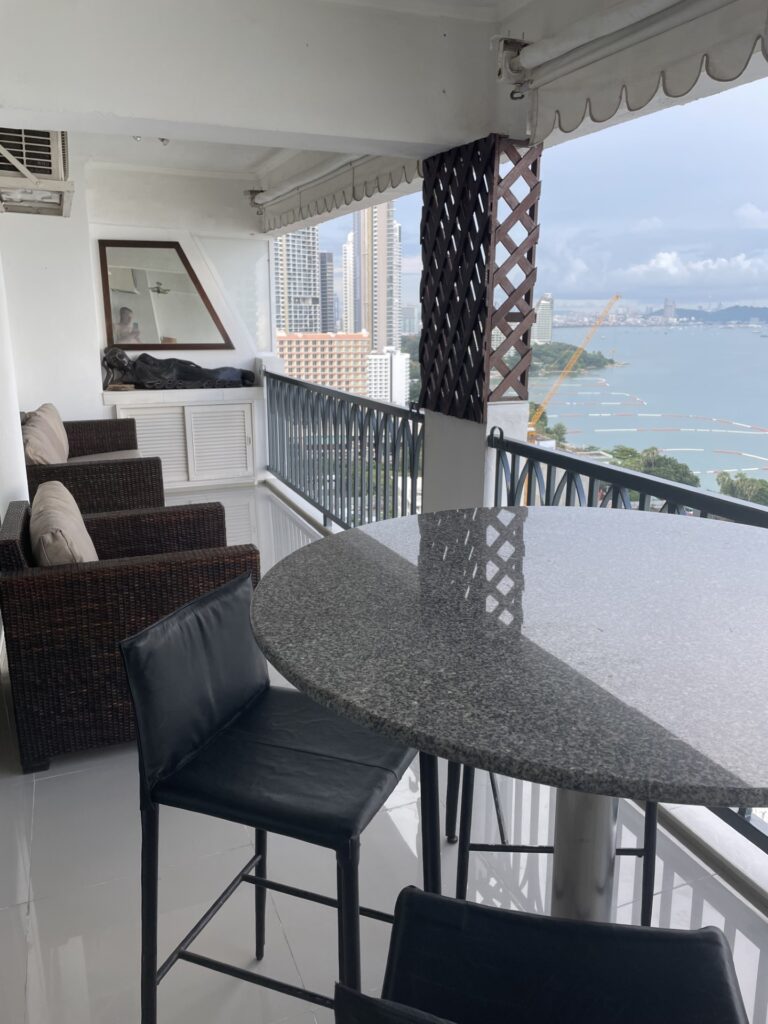 Апартаменты с 1 спальней 96м2 в Wongamat Garden Beach condo