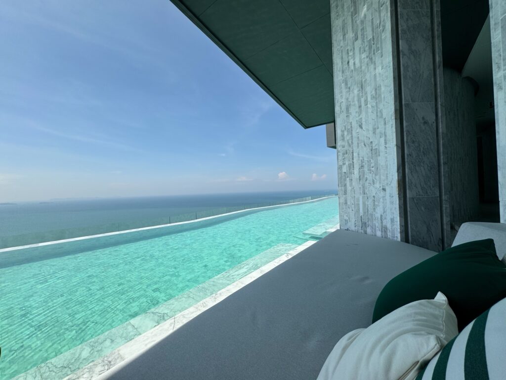 One bedroom apartment 38m2 in Arom Wongamat