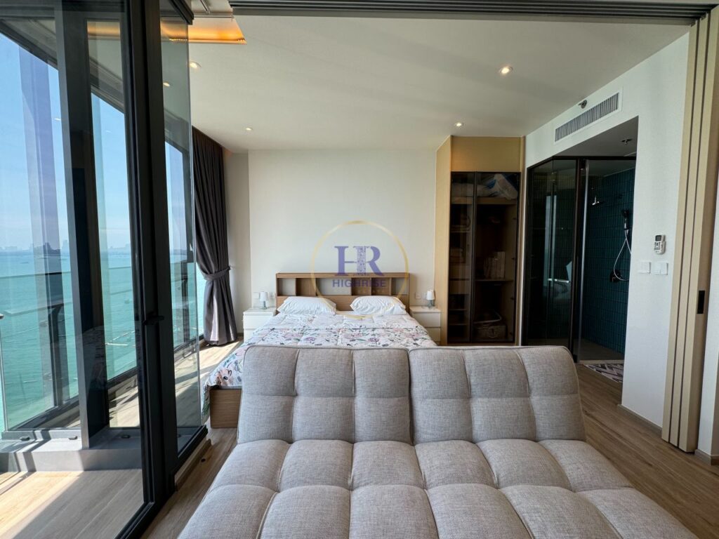 One bedroom apartment 38m2 in Arom Wongamat