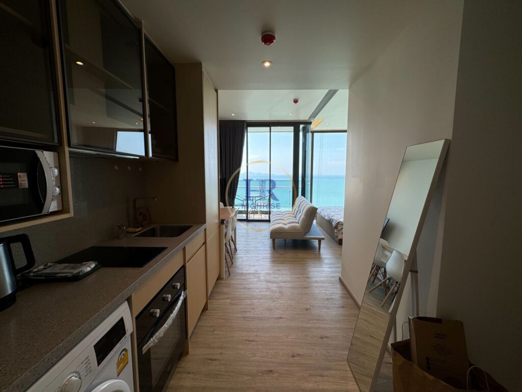 One bedroom apartment 38m2 in Arom Wongamat