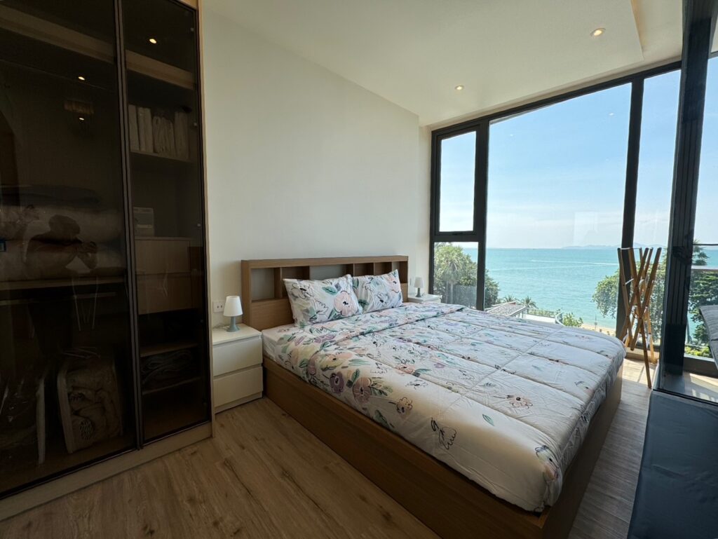One bedroom 38m2 in Arom Wongamat