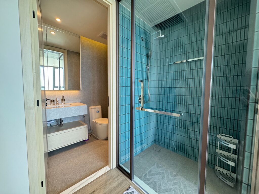One bedroom 38m2 in Arom Wongamat