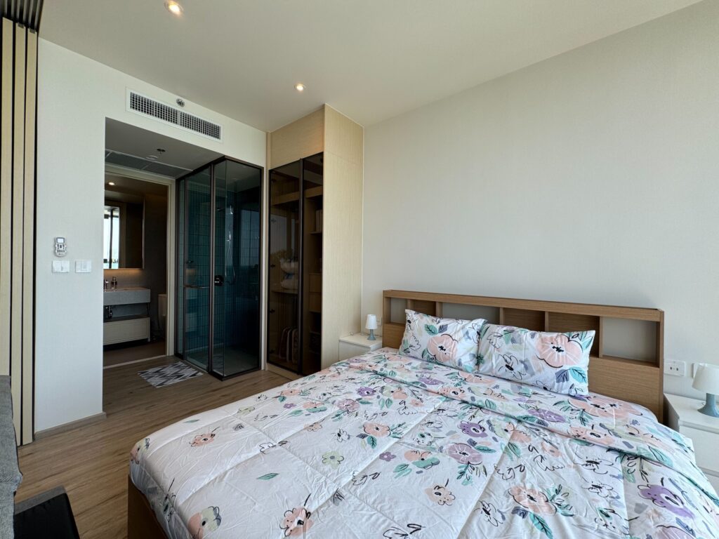 One bedroom 38m2 in Arom Wongamat