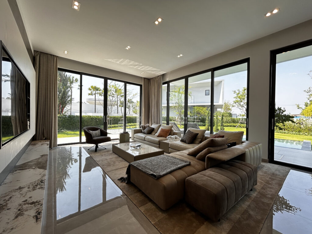 4-bedroom villa of 600 m2 in Glory Village