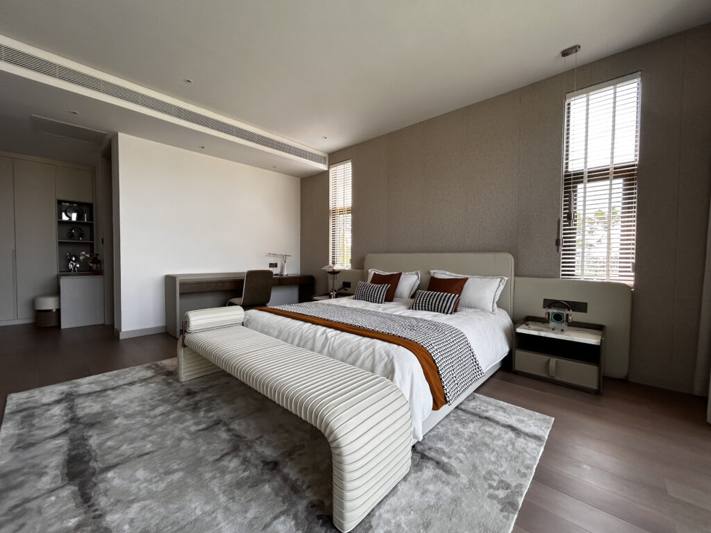 4-bedroom villa of 600 m2 in Glory Village