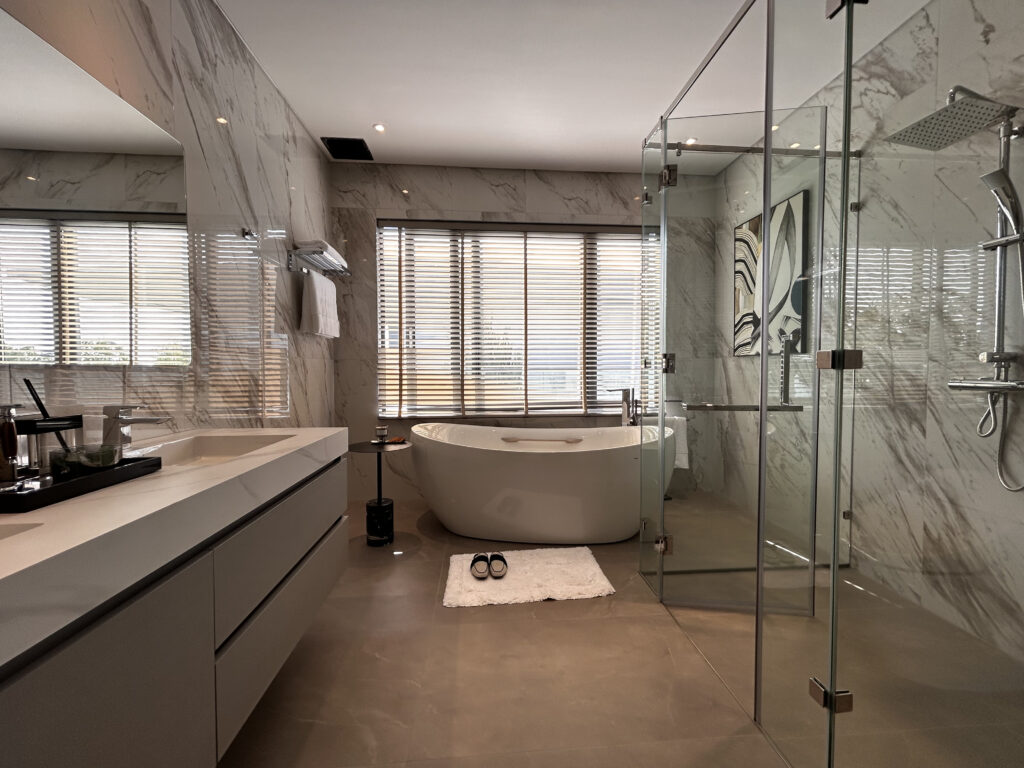 4-bedroom villa 650 m2 in Glory Village