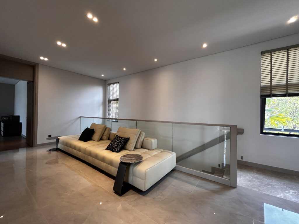 4-bedroom villa 650 m2 in Glory Village