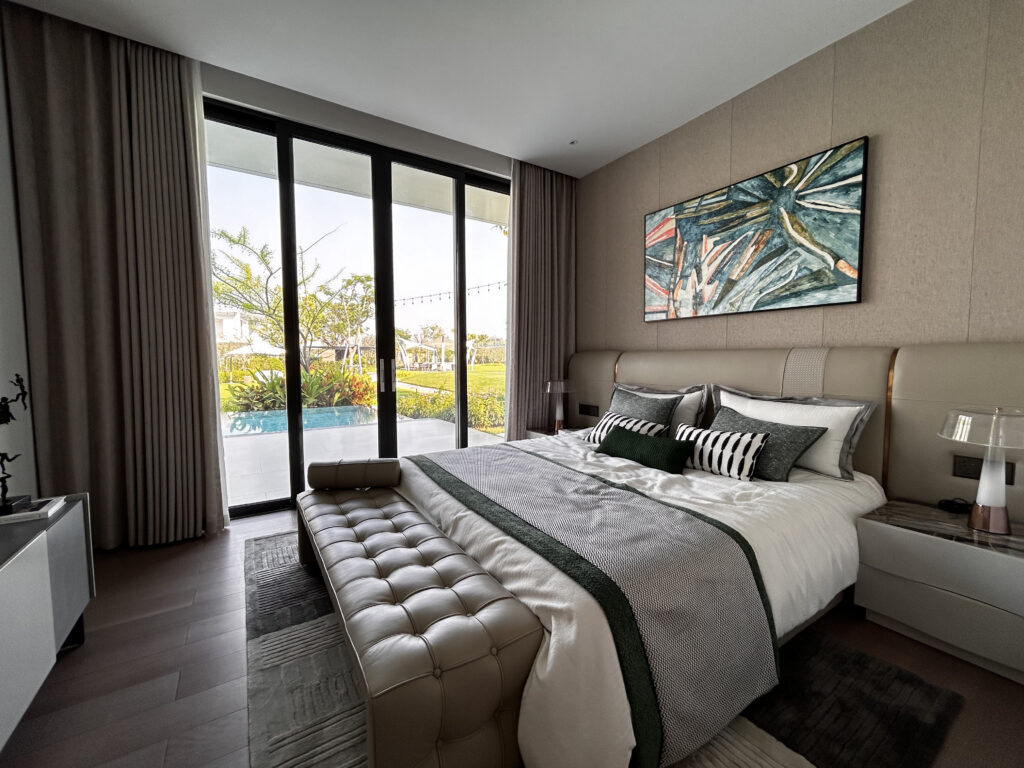 4-bedroom villa 650 m2 in Glory Village