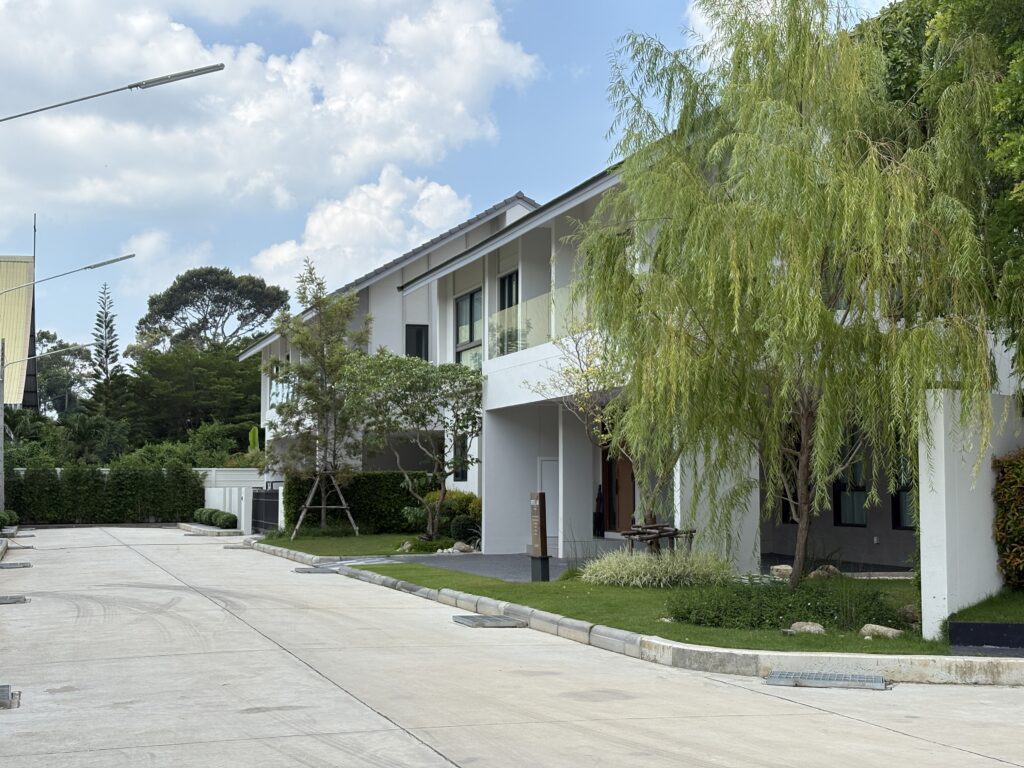 Four bedroom villa 350m2 in The Lavish Pattaya