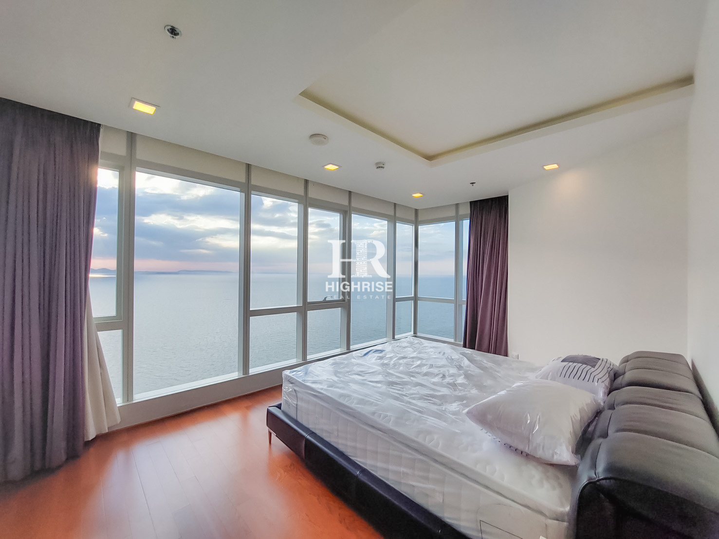 Квартира с 2-мя спальнями 98м2 в The Palm Wongamat