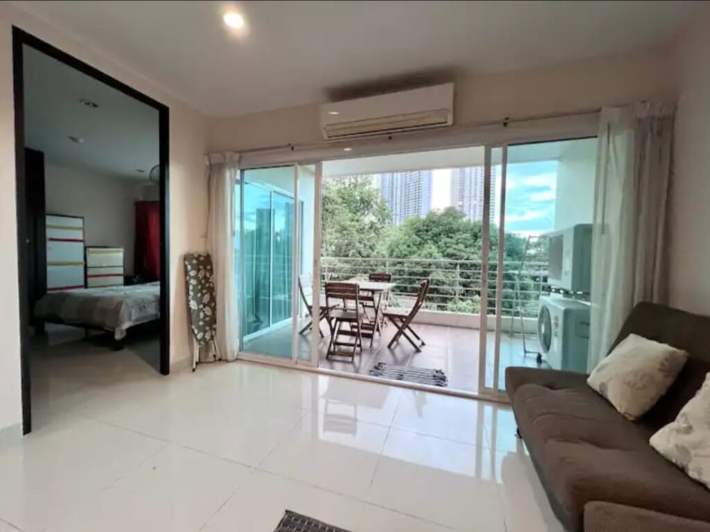 Two bedroom apartment 82m2 in Wongamat Privacy