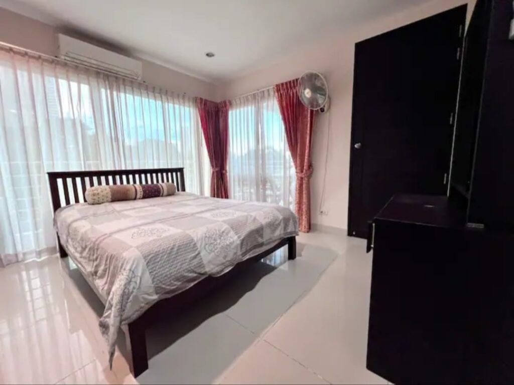 Two bedroom apartment 82m2 in Wongamat Privacy