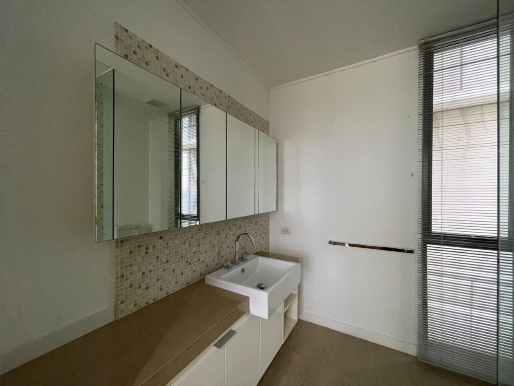 Five bedroom duplex 360m2 in Northpoint Condo