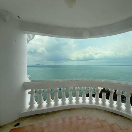 Квартира с 3-мя спальнями 174м2 в Park Beach Condo