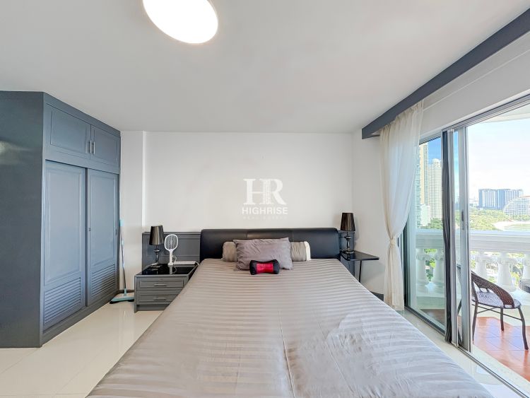 Квартира с 2-мя спальнями 175м2 в Park Beach Condo