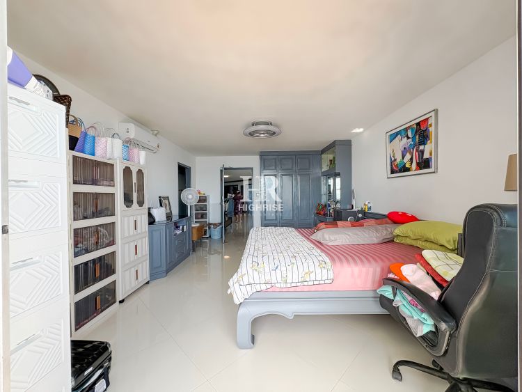 Квартира с 2-мя спальнями 175м2 в Park Beach Condo