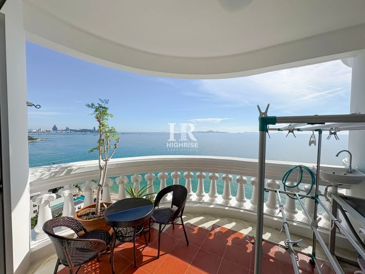 Квартира с 2-мя спальнями 175м2 в Park Beach Condo