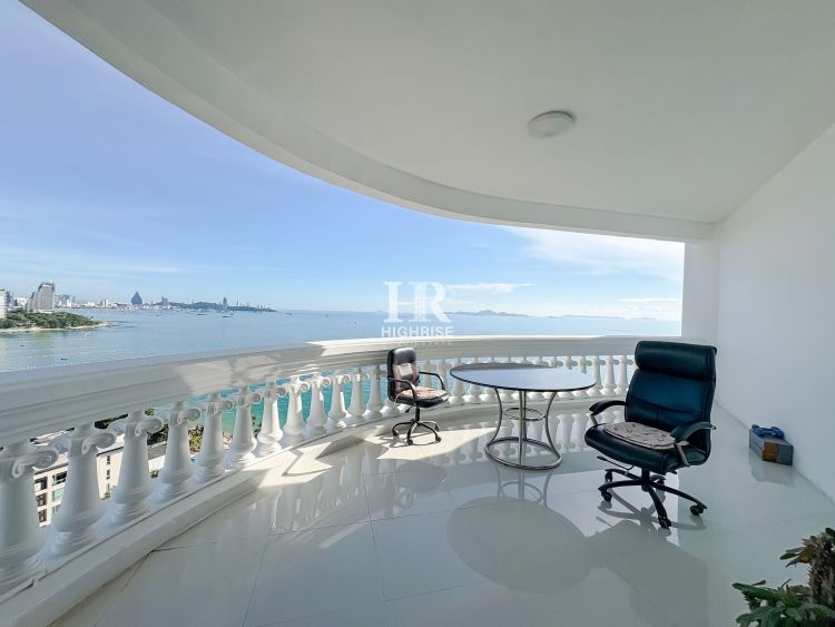 Квартира с 2-мя спальнями 175м2 в Park Beach Condo
