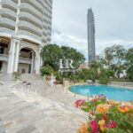 3 bedroom apartment 174m2 in Park Beach Condo