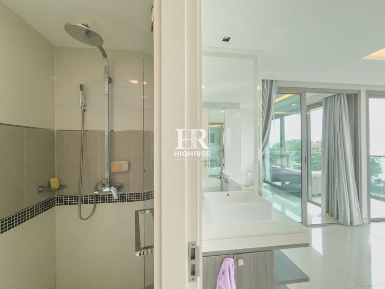 2 bedroom 92m2 in Wongamat Tower Condo