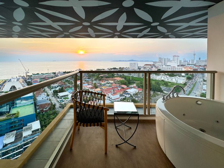 Квартира с 1-й спальней 44м2 в The Riviera Ocean Drive