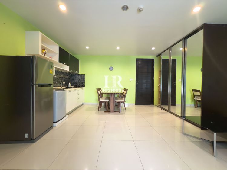 Квартира с 1-й спальней 65м2 в Wongamat Privacy