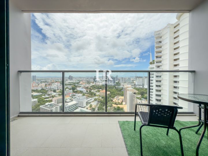 Two bedroom 75m2 in Zire Wongamat