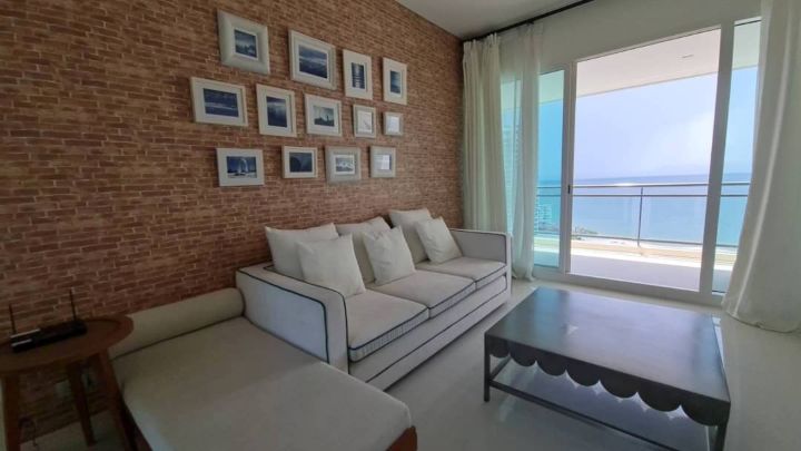 Two bedroom apartment 120m2 in Reflection Jomtien Beach