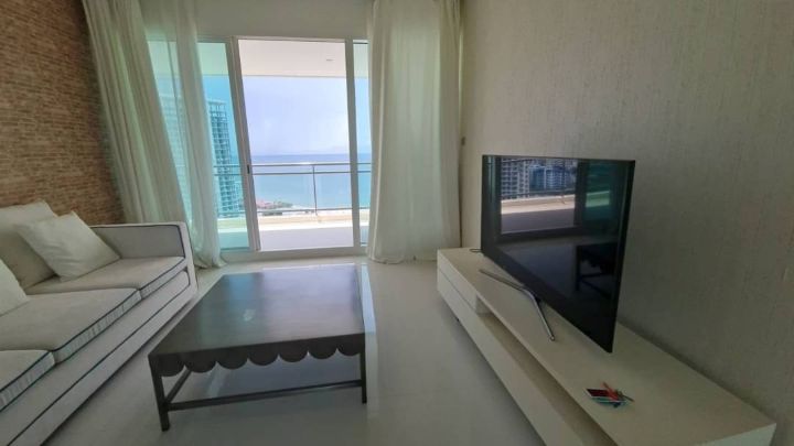 Two bedroom apartment 120m2 in Reflection Jomtien Beach