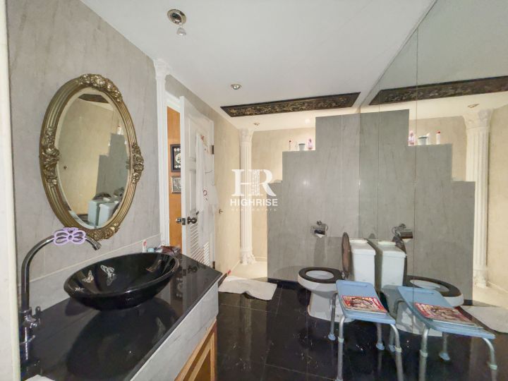 Квартира с 2-мя спальнями 174м2 в Park Beach Condo