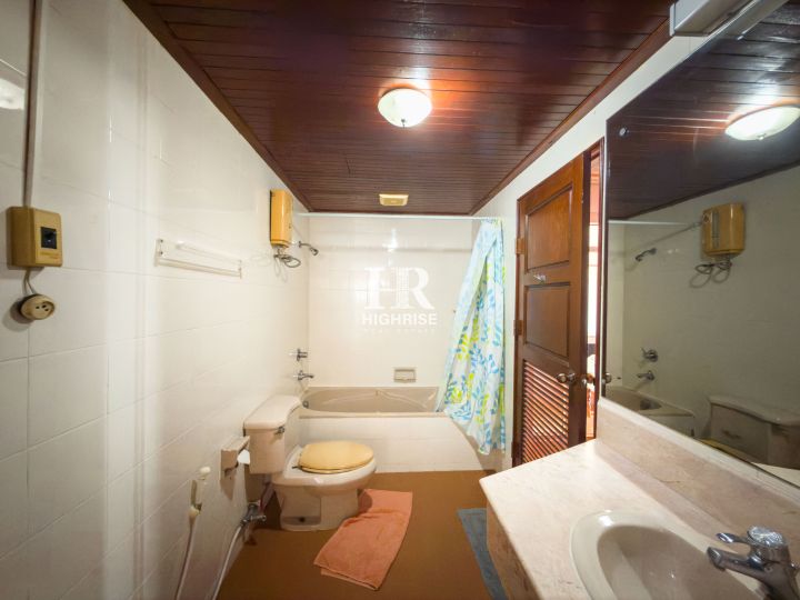 Квартира с 3-мя спальнями 175м2 в Park Beach Condo