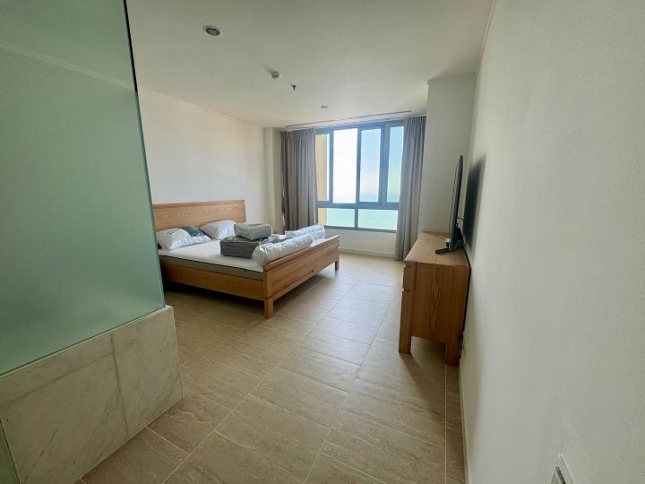 Three bedroom apartment 135м2 in Northpoint Condo