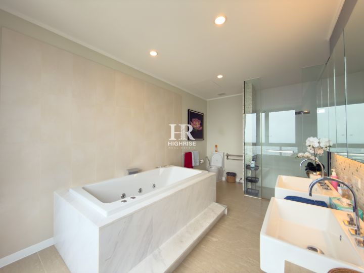 Three bedroom apartment 178м2 in Northpoint Condo
