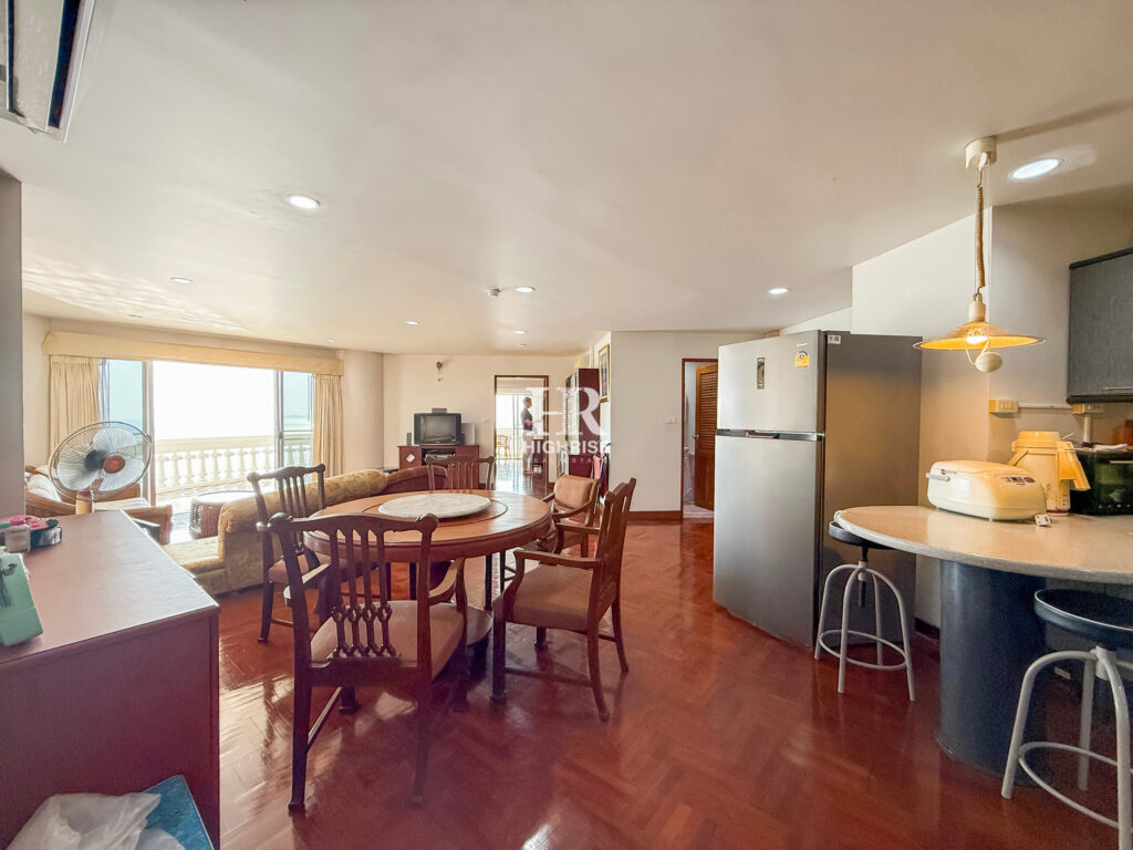 3 bedroom apartment 174m2 in Park Beach Condo