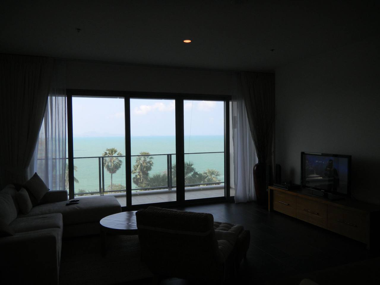 Two bedroom apartment 100м2 in Northpoint Condo