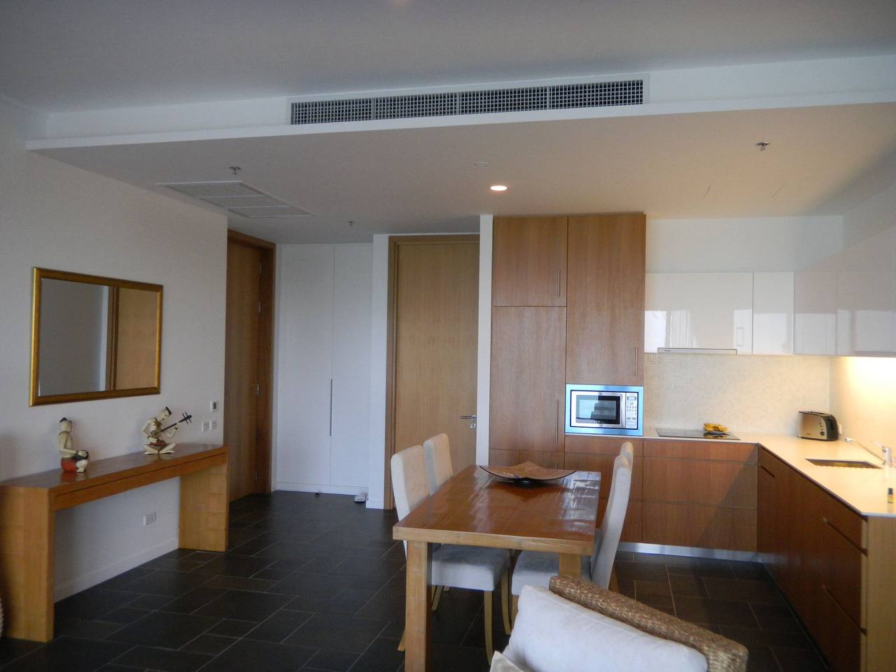 Two bedroom apartment 100м2 in Northpoint Condo