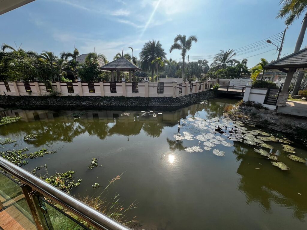 Дом с 3-мя спальнями 282м2 в Baan Dusit Lake