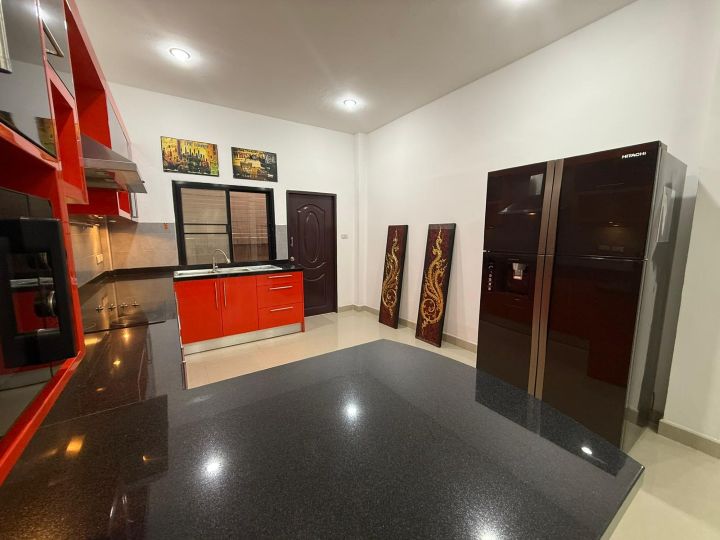 3 bedroom house 308m2 in Baan Dusit Park