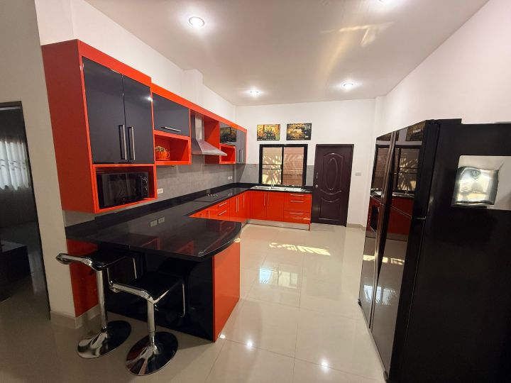 3 bedroom house 308m2 in Baan Dusit Park