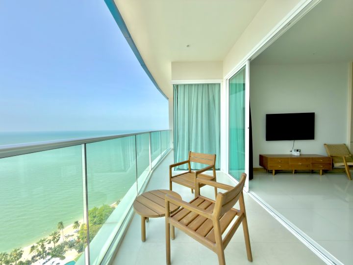 Квартира с 1-й спальней 80м2 в Movenpick White Sand Beach